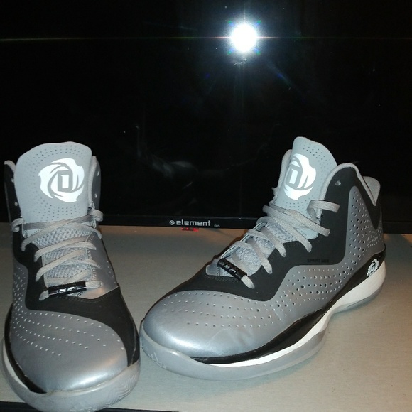 D. Rose Adidas 773 lll - Picture 2 of 3